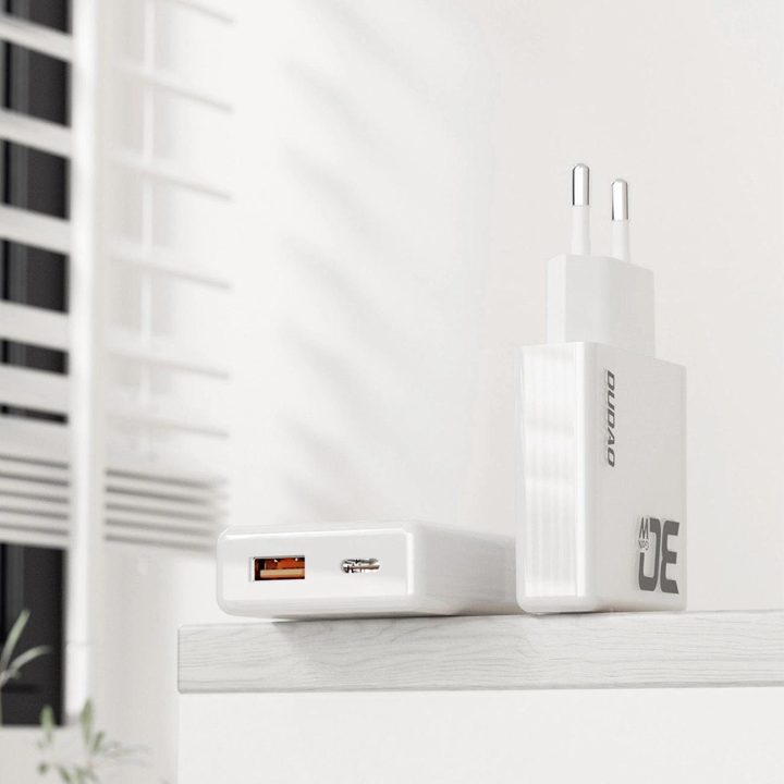 A30EUL 30 W USB C - Lightning kabelis – baltas