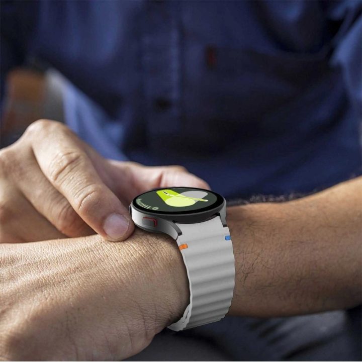 silikoninė sportinė apyrankė Samsung Galaxy Watch 4 / 5 / 5 Pro / 6 / 7 / FE“ – Smėlio spalvos