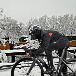 vėjui atspari dviračių sporto striukė, XL dydis - juoda