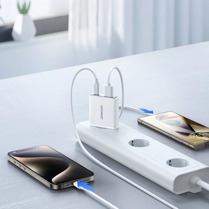 20 W USB C labai plonas sieninis įkroviklis – baltas