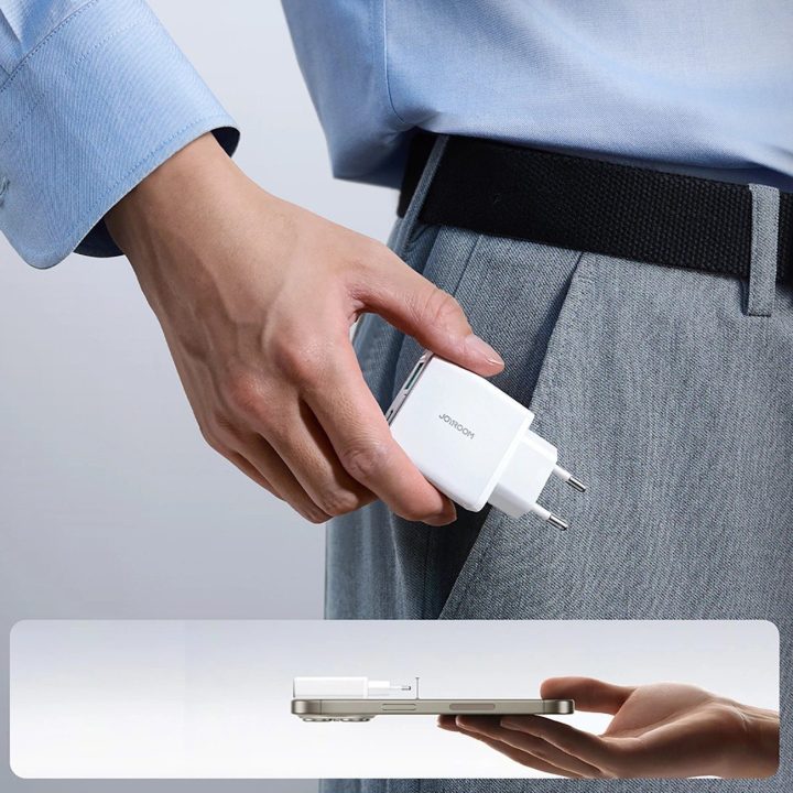 20 W USB C labai plonas sieninis įkroviklis – baltas