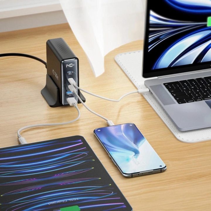 140W PORT PD140W/QC3.0 Įkrovimo stotis - juoda