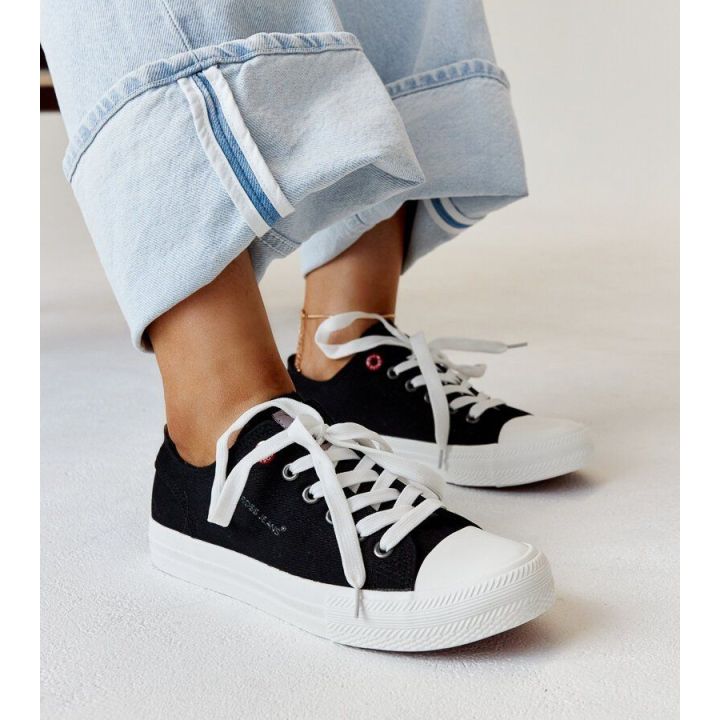 Juodos spalvos sportiniai bateliai CROSS JEANS