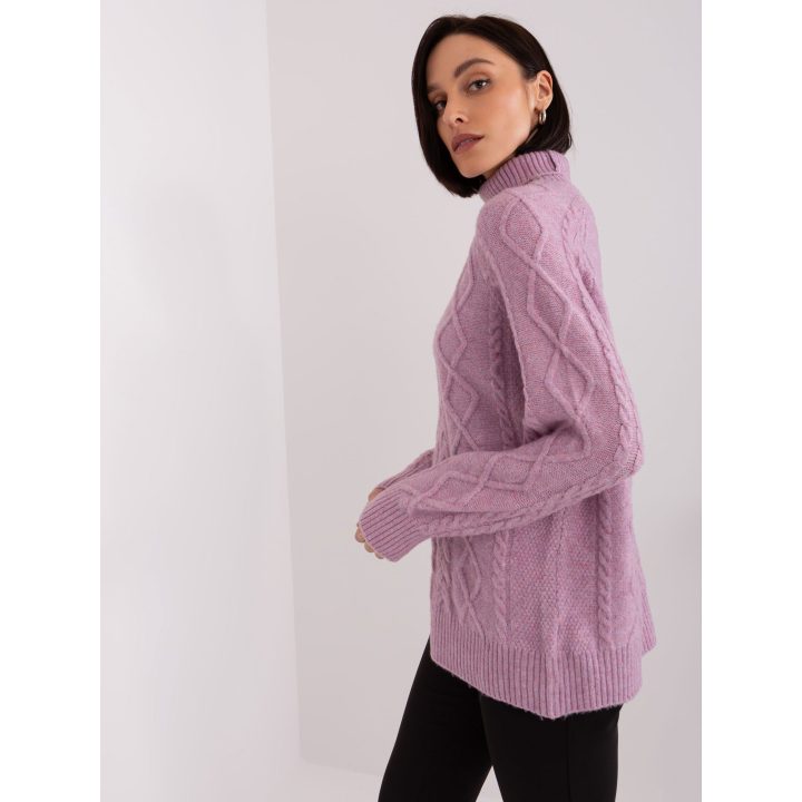 Šviesiai violetinio atspalvio megztinis