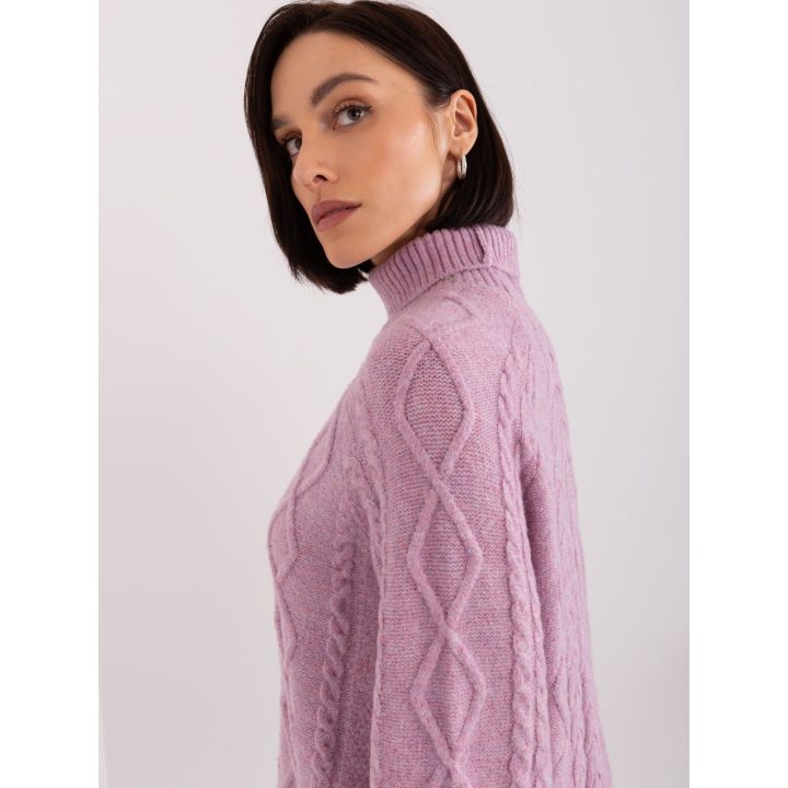 Šviesiai violetinio atspalvio megztinis