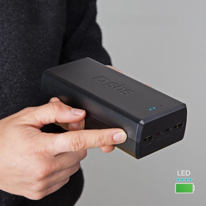 Greito įkrovimo maitinimo bankas: 20 000 mAh, 2 USB, juodos spalvos