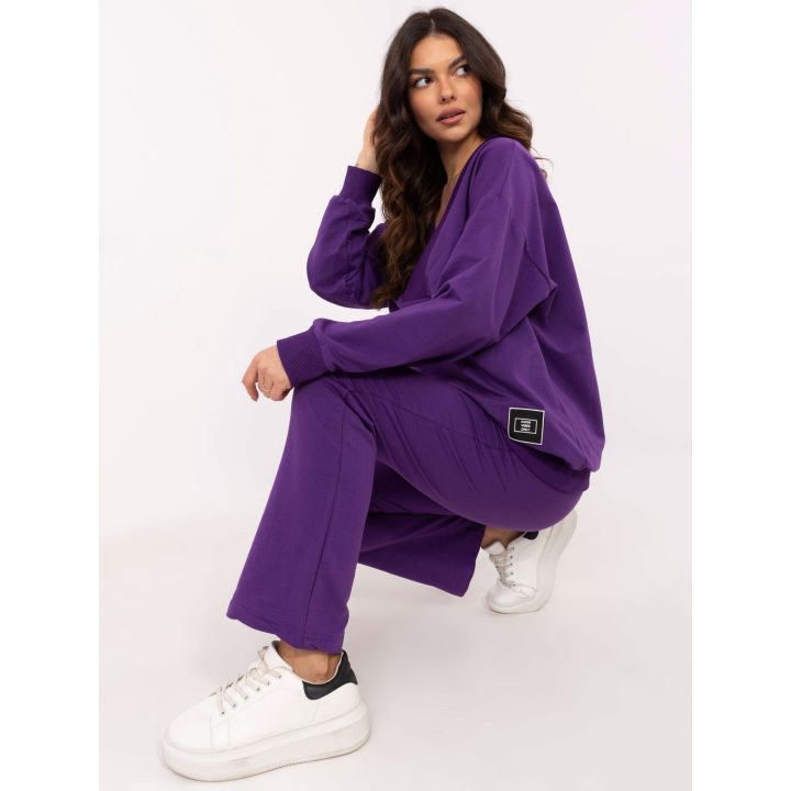 Tamsiai violetinis komplektas
