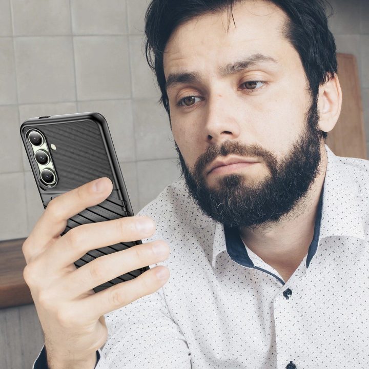 Stilingas ir Patikimas Dėklas Samsung Galaxy S24 FE – juodas
