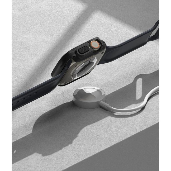 2 vnt. dėklas Apple Watch Ultra“ 1/2 (49 mm) – skaidrus ir matinės juodos spalvos