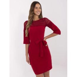 Bordo spalvos moteriška suknelė – elegantiškas ir stilingas pasirinkimas