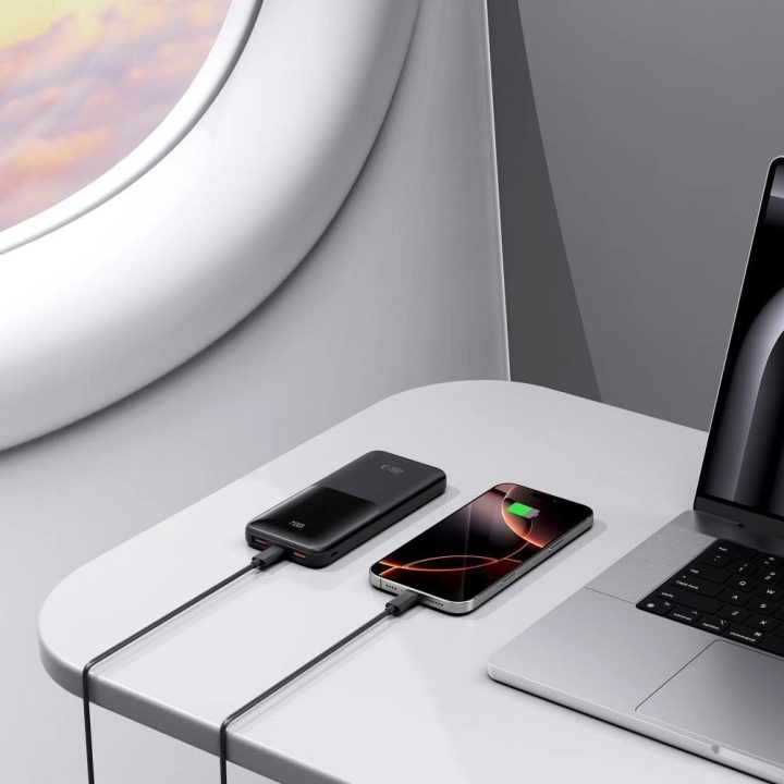 Powerbank 10000 mAh 22,5 W – juodos spalvos.
