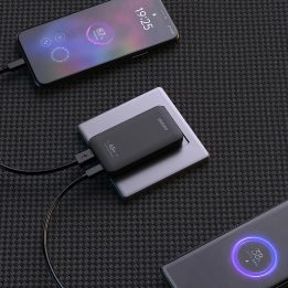 Itin plonas 65W GaN kelioninis įkroviklis (USB-C / USB-A) – juodas
