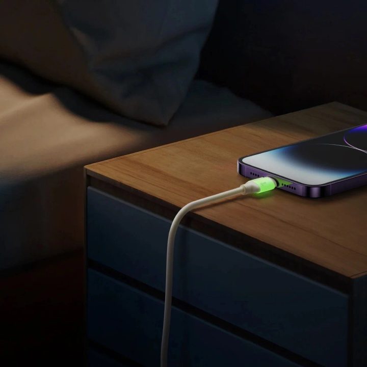 30W USB-C – Lightning laidas su šviečiančiu galu, 2 m, smėlio spalvos