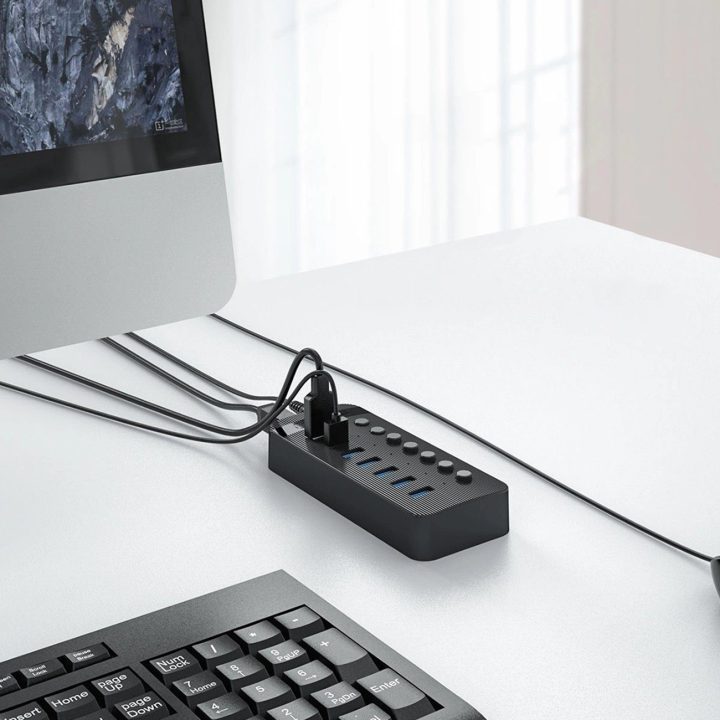 USB šakotuvas 7 lizdų 3.0 su jungikliais juodas