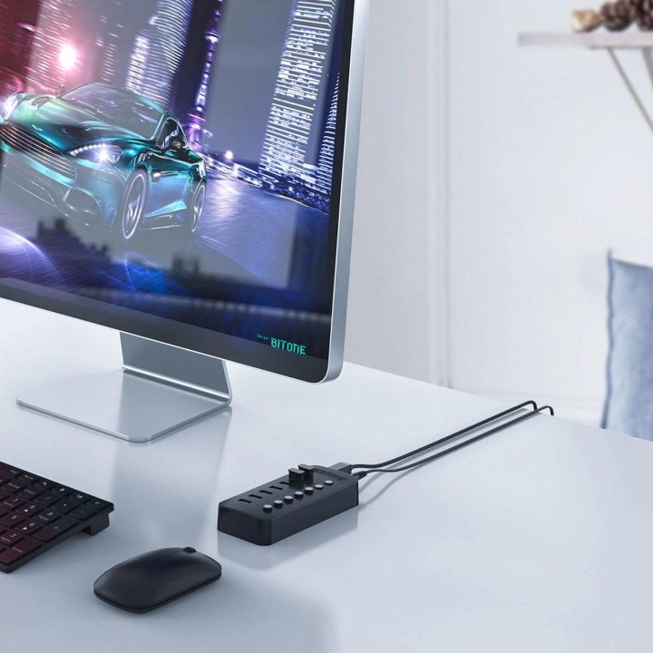 USB šakotuvas 13 lizdų 3.0 su jungikliais juodas
