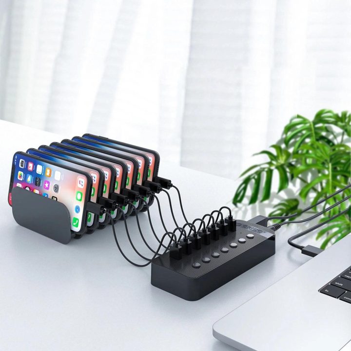 USB šakotuvas 16 lizdų 3.0 su jungikliais juodas