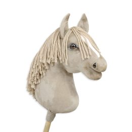 Medinis hobis arkliukas – cremello spalva