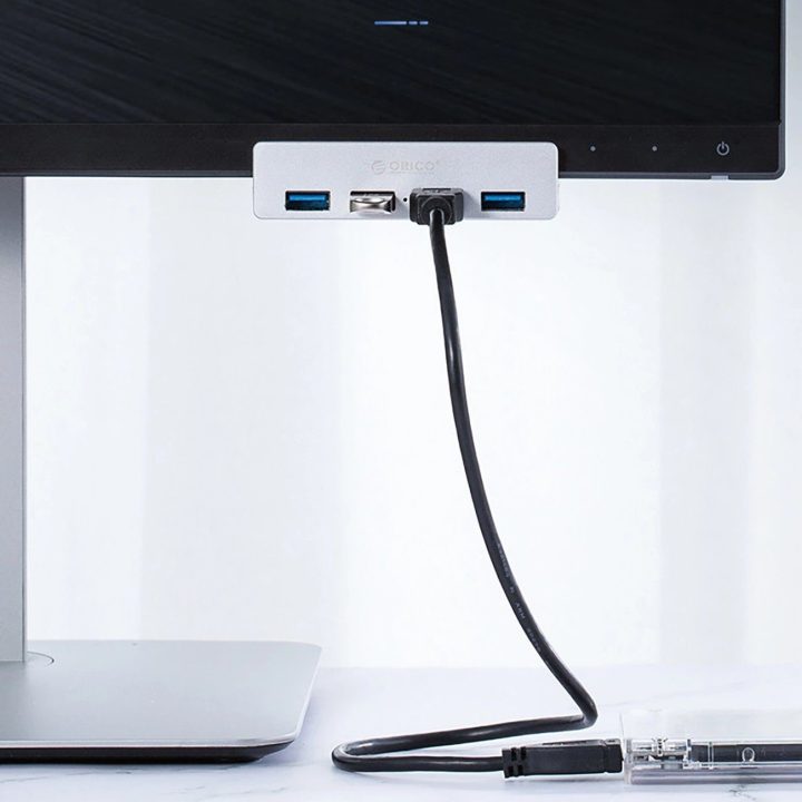 USB šakotuvas 4 lizdų, tvirtinamas spaustuku, sidabrinis