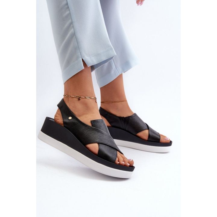 basutės suvarstomi sandalai Black