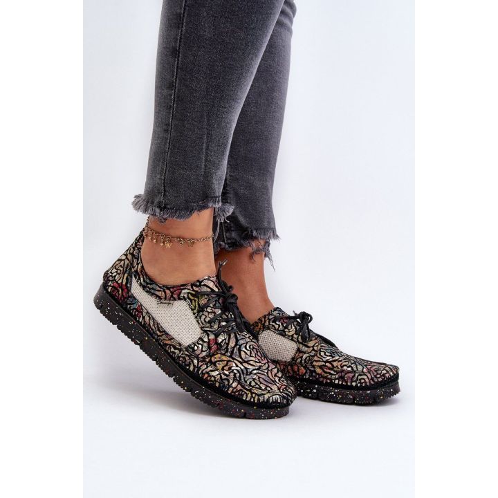 Raštuotos moteriškos loafer tipo basutės Maciejka 06347-01, juodos spalvos
