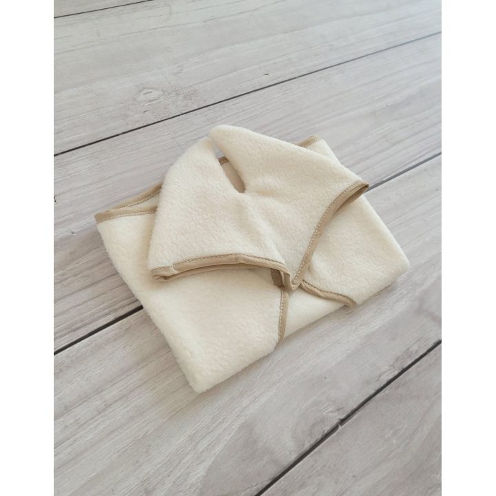 Hobby Horse rinkinys: kreminė fleece antklodė ir ausinukai