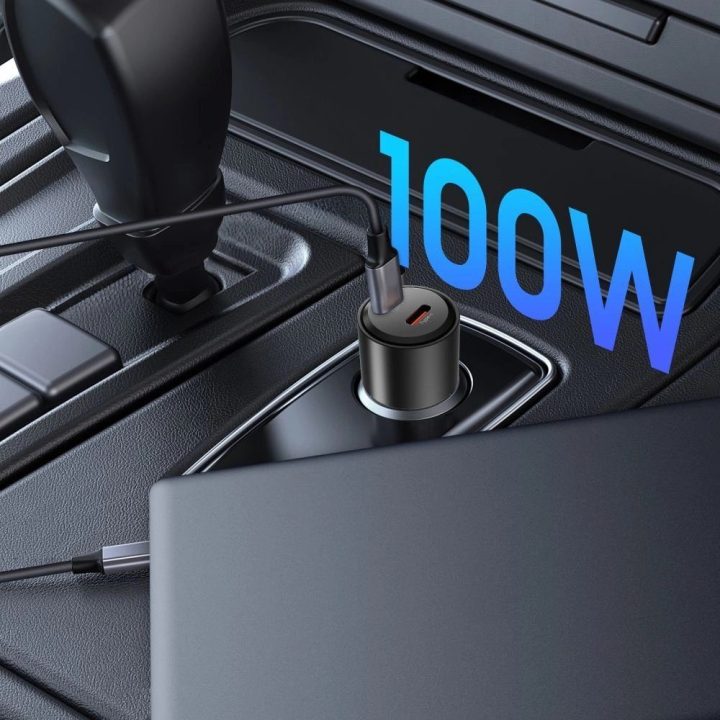 Juodas dviejų jungčių 100 W automobilinis įkroviklis