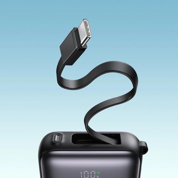 Išorinė baterija juoda su USB-C ir Lightning laidais, 10000 mAh
