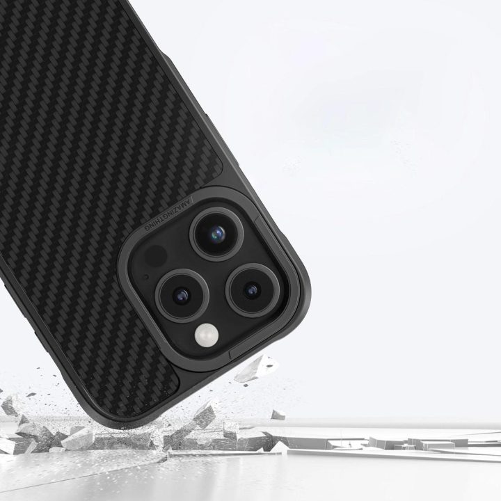 Juodas itin tvirtas telefono dėklas iPhone 16 Pro iš aramido AmazingThing