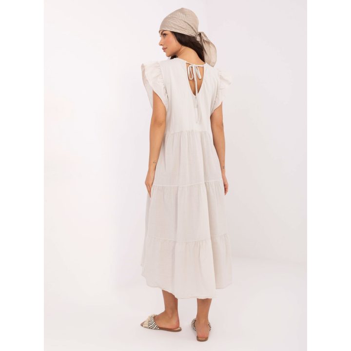 Vasarinė šviesiai smėlio spalvos suknelė su raukiniais rankovėmis