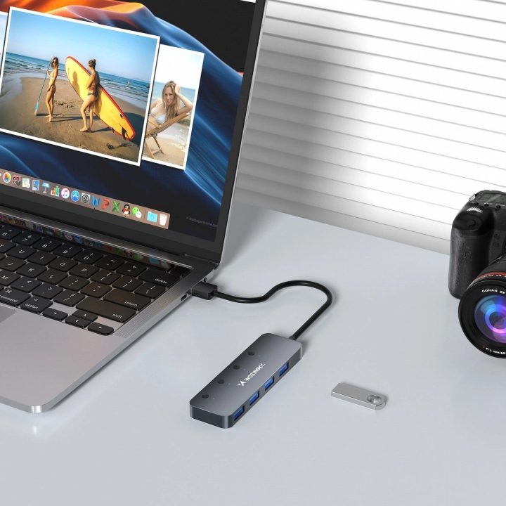 USB šakotuvas pilkas su 4 jungtimis ir jungikliais