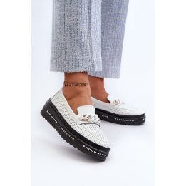 Moteriški balti odinės platformos loaferiai su grandinėle