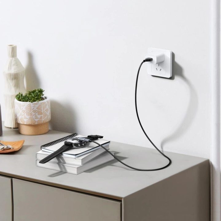 Adapteris pilkas USB-C kampinis Garmin laikrodžiui