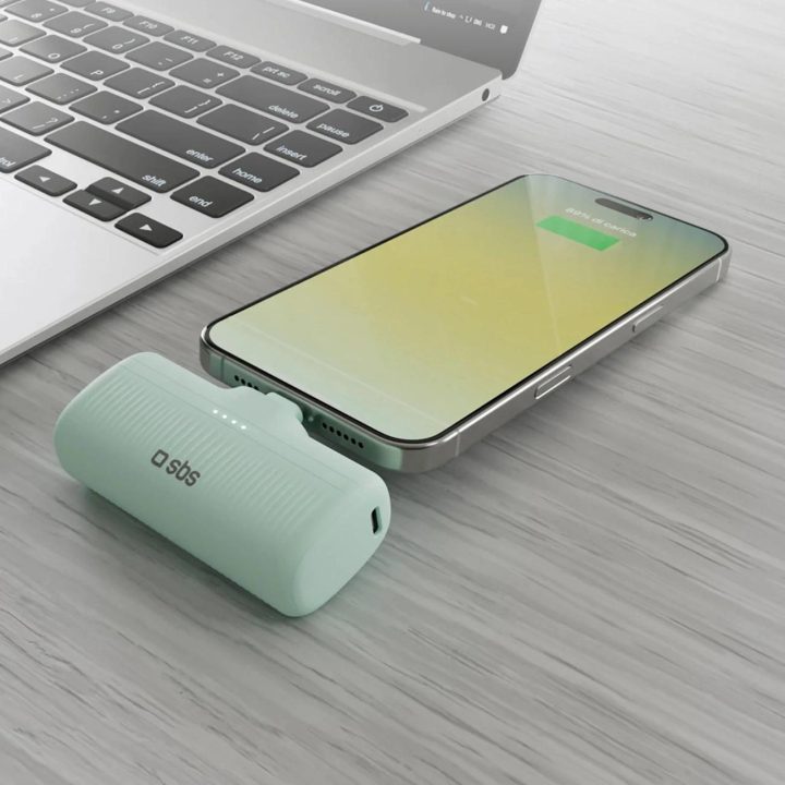 Išorinė baterija žalia su USB-C jungtimi 5000 mAh SBS