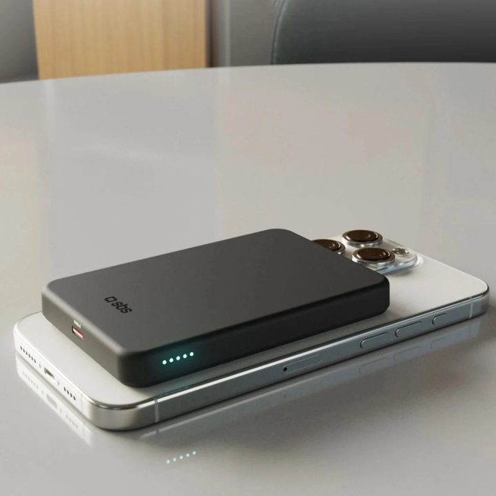 Išorinė baterija su magnetiniu belaidžiu įkrovimu 5000 mAh, juoda, SBS