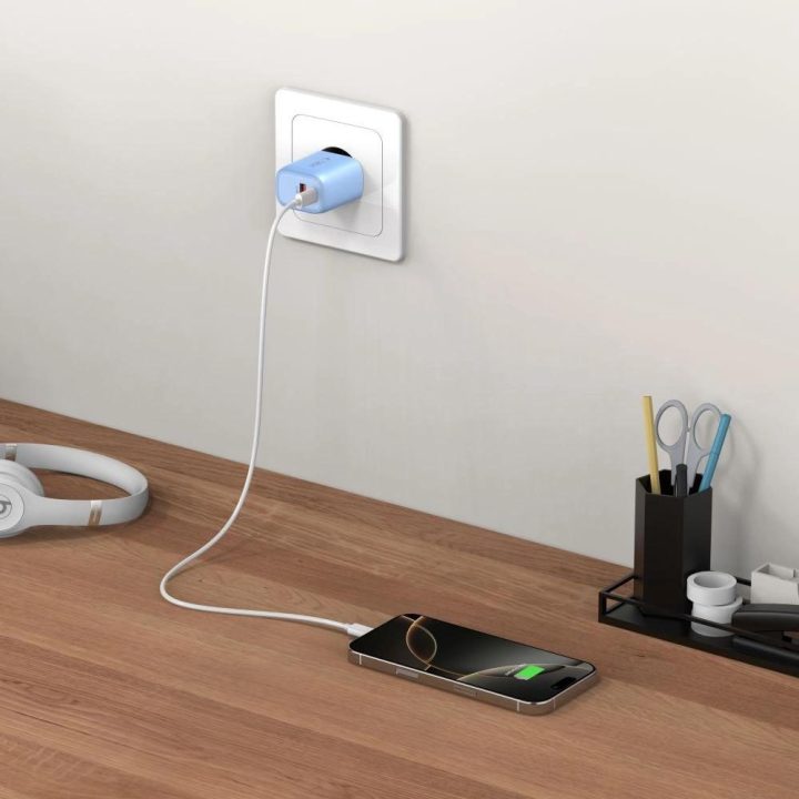 Kroviklis mėlynas su USB-C ir USB-A lizdais 20W greitam įkrovimui