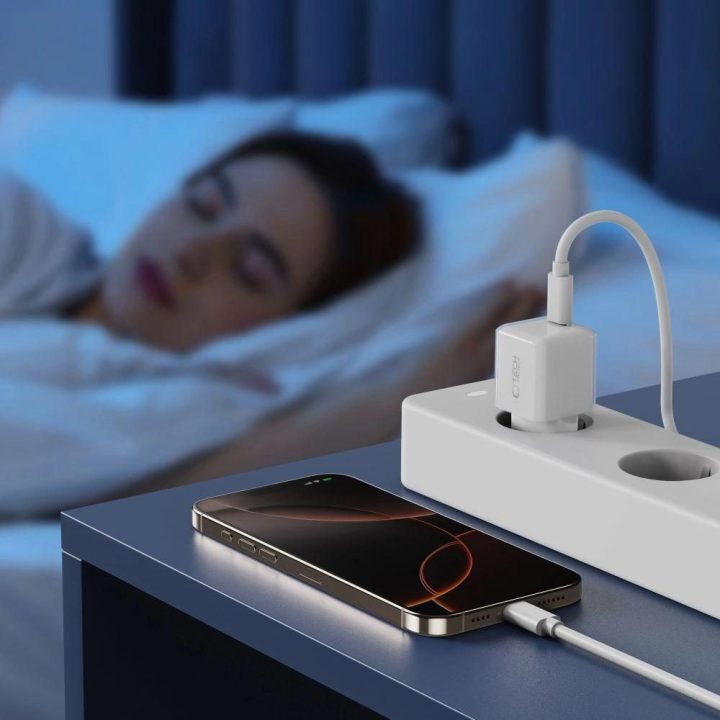 Sieninis įkroviklis USB-C baltas 25W greitam įkrovimui