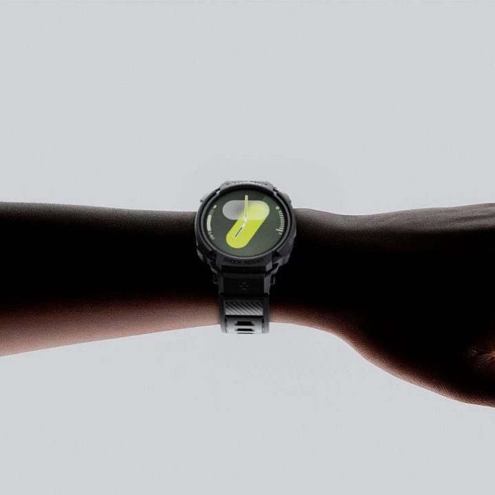 Dirželis laikrodžiui juodas silikoninis atsparus smūgiams Samsung Galaxy Watch 8 Spigen