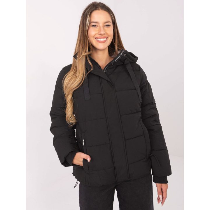 Striukė moteriška juoda pašiltinta Vero Moda