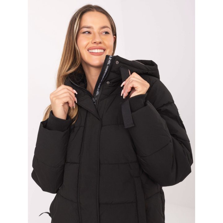 Striukė moteriška juoda pašiltinta Vero Moda