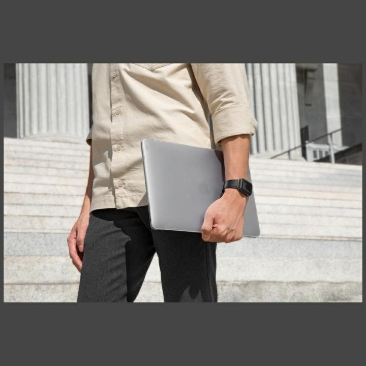Nešiojamojo kompiuterio dėklas MacBook Pro 14″ skaidrus Uniq