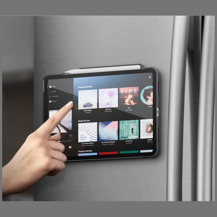 Planšetės dėklas iPad 11″ / 10,9″ juodas magnetinis Uniq