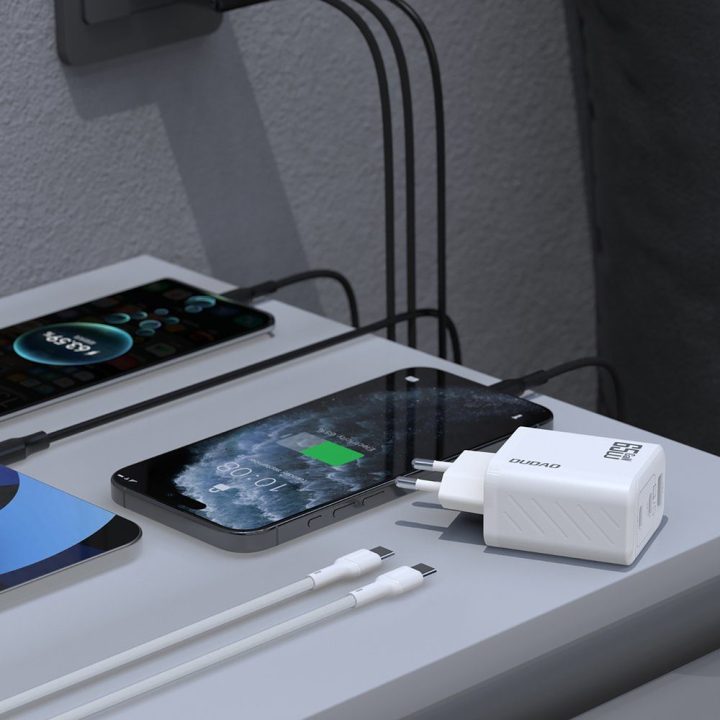 Kroviklis sieninis 65 W GaN 2×USB-C + USB-A baltas