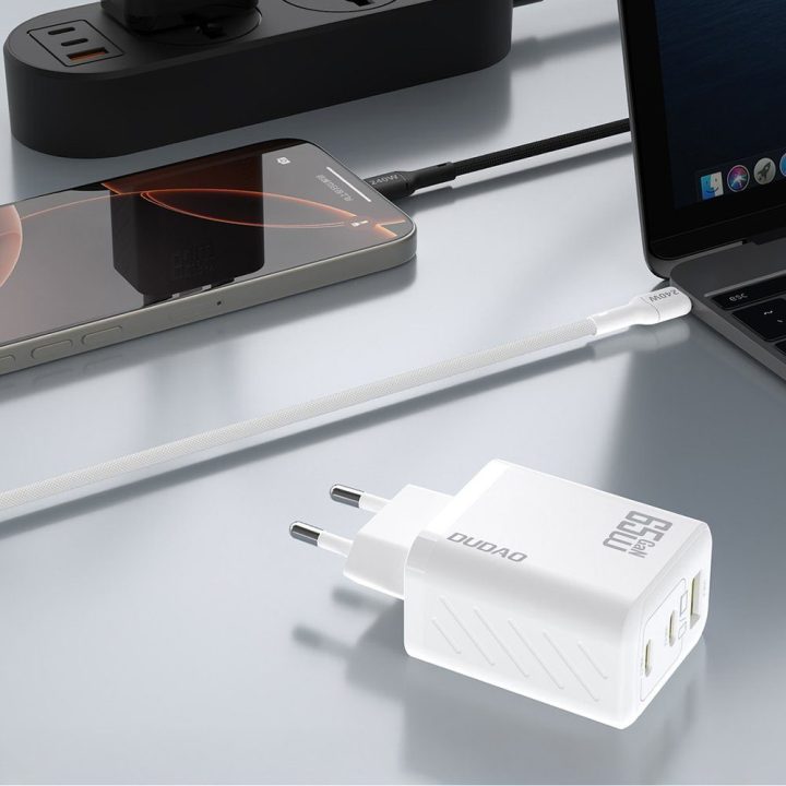 Kroviklis sieninis 65 W GaN 2×USB-C + USB-A baltas