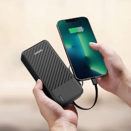 Išorinė baterija 20 000 mAh su integruotais laidais juoda