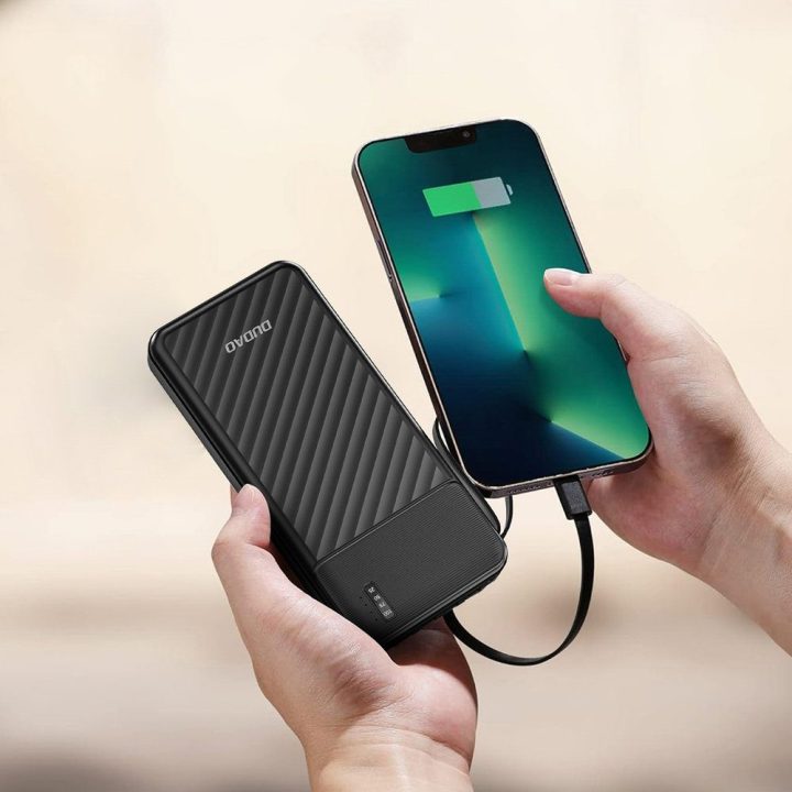 Išorinė baterija 10 000 mAh su integruotais laidais juoda K11