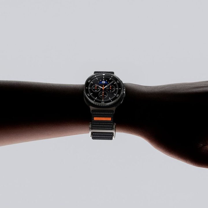 Išmaniojo laikrodžio dirželis Samsung Galaxy Watch 40/44/46 mm juodas Spigen