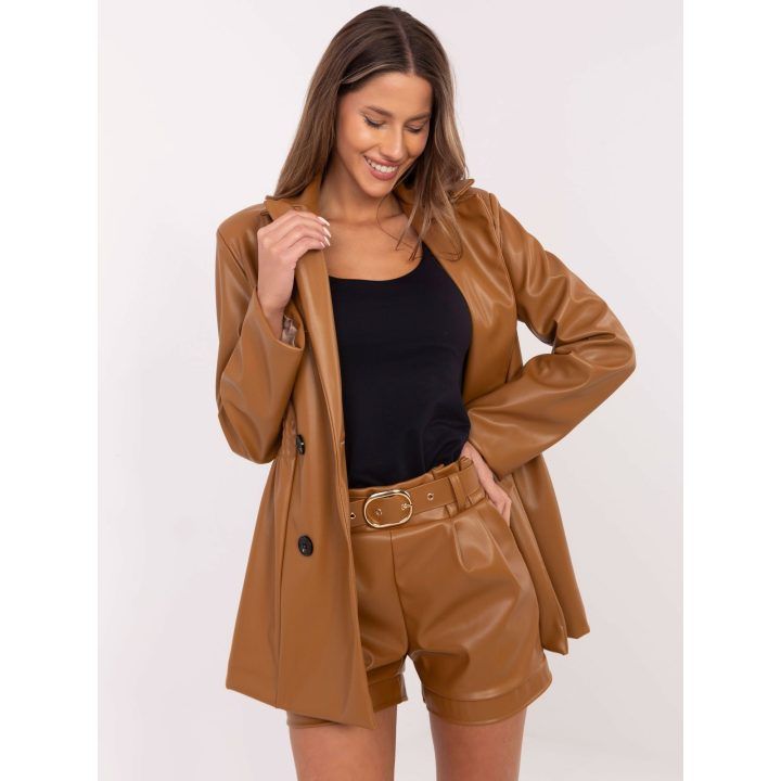 Šortai moterims kupranugario spalvos eko oda