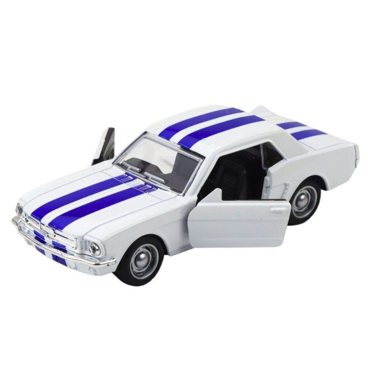Klasikinis traukiamas modelinis automobilis 1:32 su atidaromomis durimis