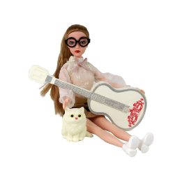 Lėlė vaikams Emily su gitara, akiniais ir kačiuku
