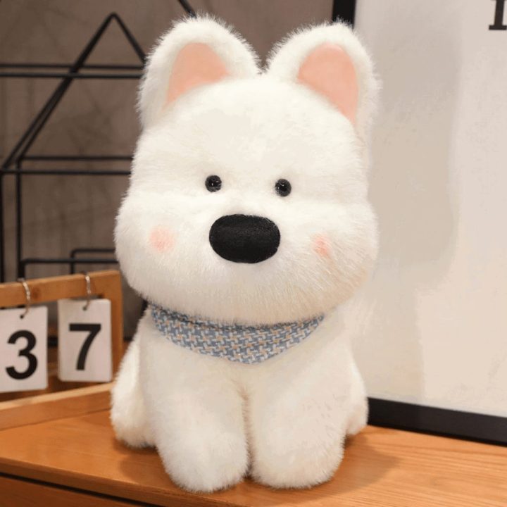 Pliušinis baltas šuniukas su mėlynu šalikėliu, 33 cm
